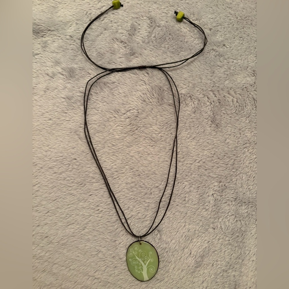Beautiful etched necklace green tree adjustable - Picture 1 of 4
